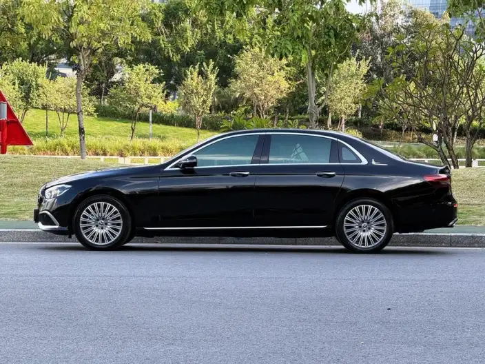 Mercedes-Benz E-Class 2023 Model E 300 L Luxury Model sedan – фото 4