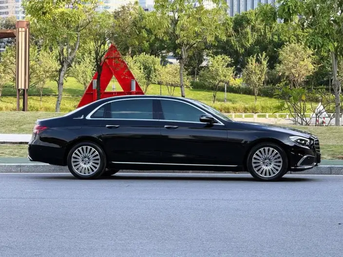 Mercedes-Benz E-Class 2023 Model E 300 L Luxury Model sedan – фото 8