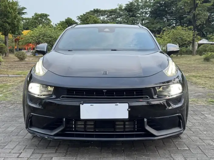 Lynk & Co 02 Hatchback 2021 Model 2.0TD Hatchback Halo – фото 2