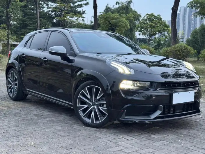 Lynk & Co 02 Hatchback 2021 Model 2.0TD Hatchback Halo – фото 3