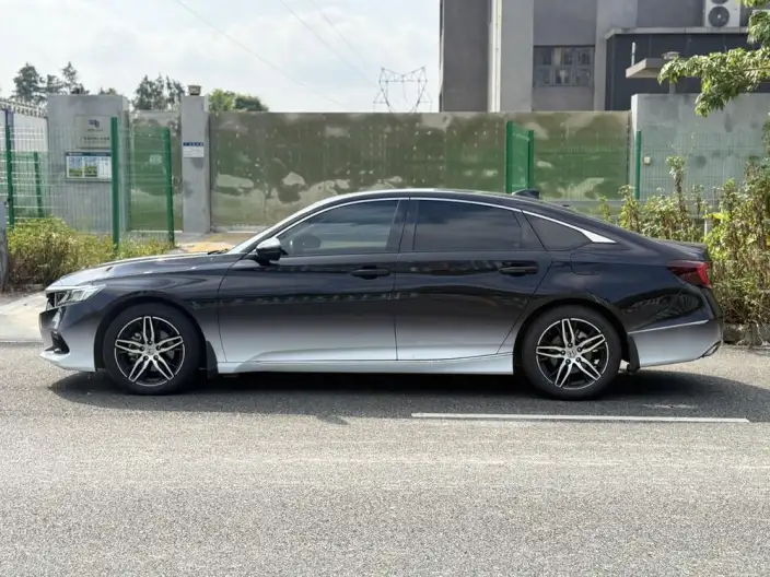 Honda Accord 2022 Model 260TURBO Deluxe Edition – фото 4