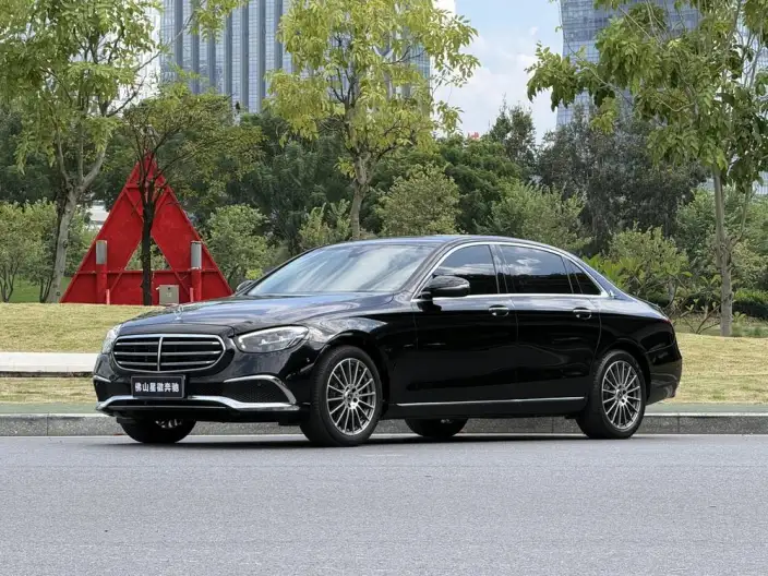Mercedes-Benz E-Class 2023 Model E 260 L sedan – фото 1
