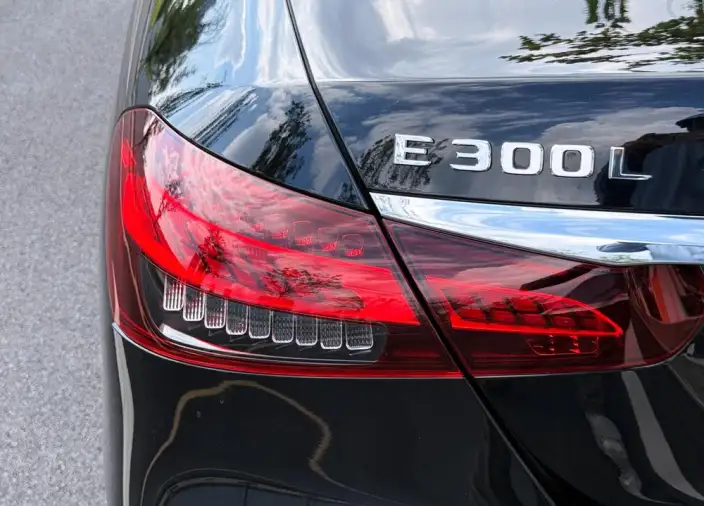 Mercedes-Benz E-Class 2023 Model E 260 L sedan – фото 10