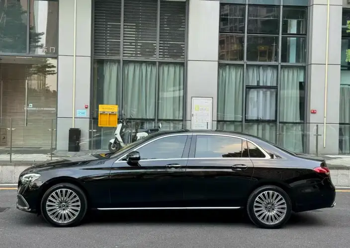 Mercedes-Benz E-Class 2021 Model E 300 L Fashion Model sedan – фото 3