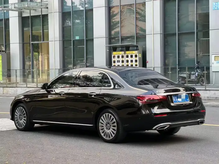 Mercedes-Benz E-Class 2021 Model E 300 L Fashion Model sedan – фото 3