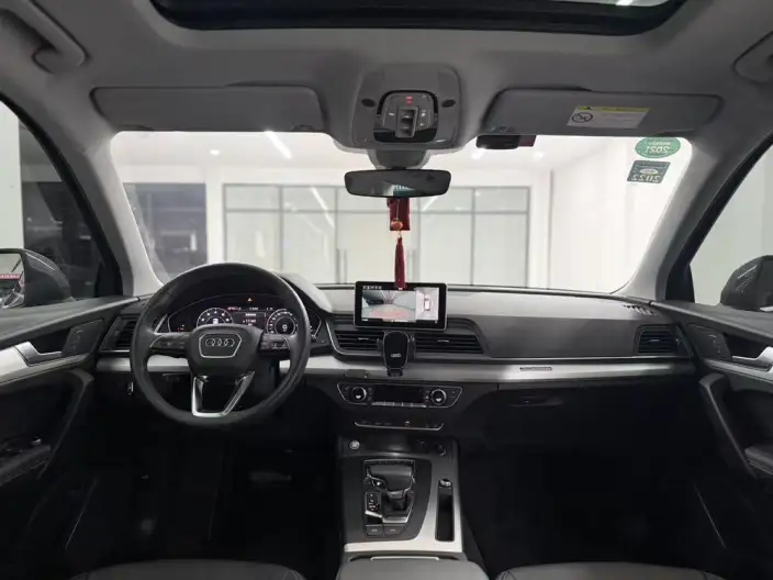 Audi Q5L 2020 Model 40 TFSI Rong Xiang Fashion Model – фото 7