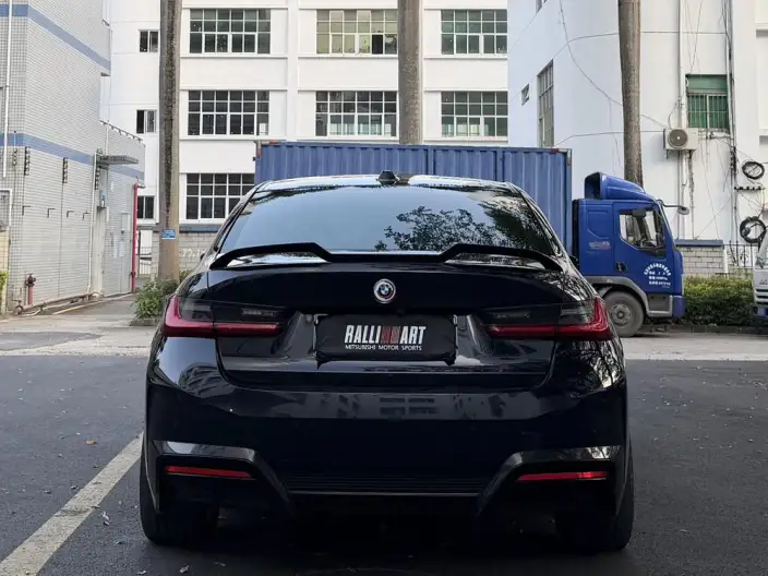 BMW i3 2023 Model eDrive40L Night Edition Sports Set – фото 6