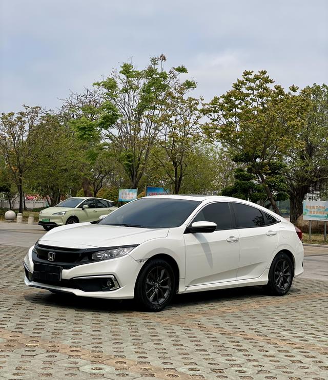 Honda Civic 2019 220TURBO CVT Dynamic China VI – фото 1