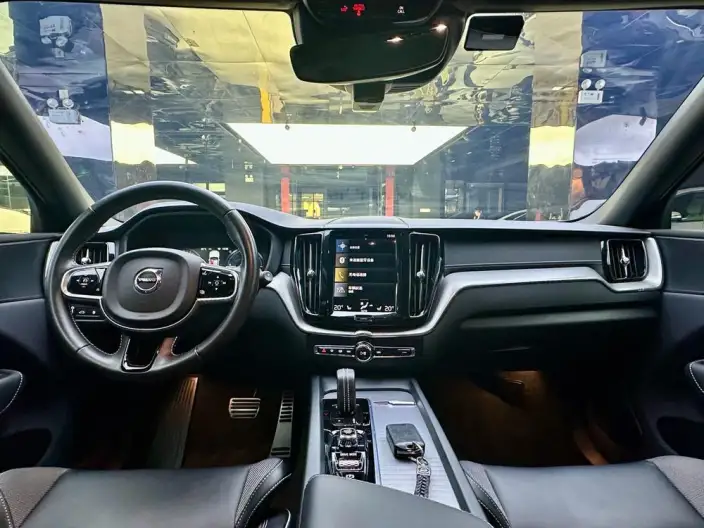 Volvo XC60 PHEV 2021 Model T8 E Drive Hybrid Smart Range Sports Edition – фото 7