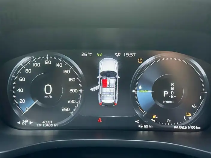 Volvo XC60 PHEV 2021 Model T8 E Drive Hybrid Smart Range Sports Edition – фото 8