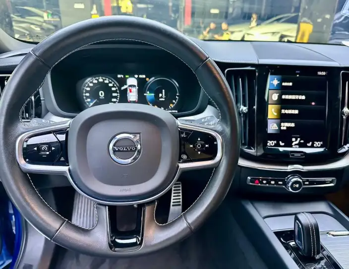 Volvo XC60 PHEV 2021 Model T8 E Drive Hybrid Smart Range Sports Edition – фото 9