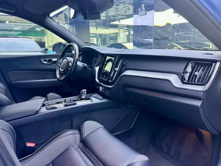 Volvo XC60 PHEV 2021 Model T8 E Drive Hybrid Smart Range Sports Edition – фото 10