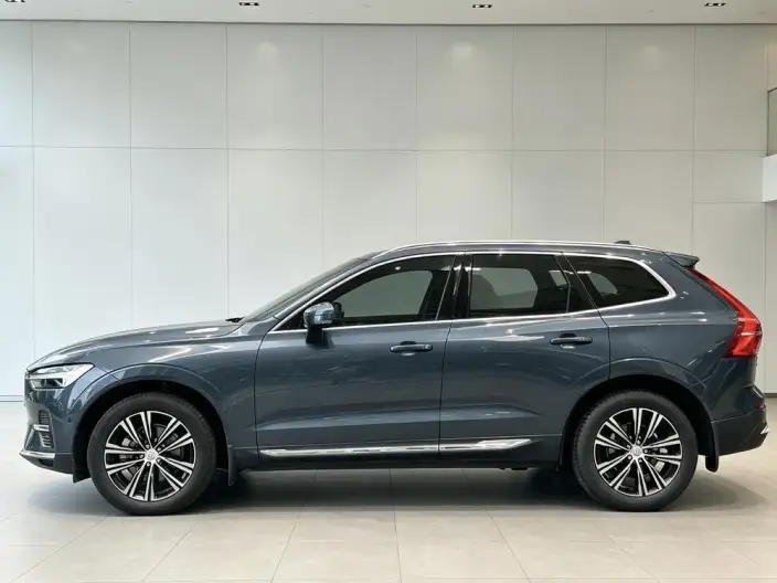 Volvo XC60 2022 Model B5 4WD Smart Range Deluxe Edition – фото 4