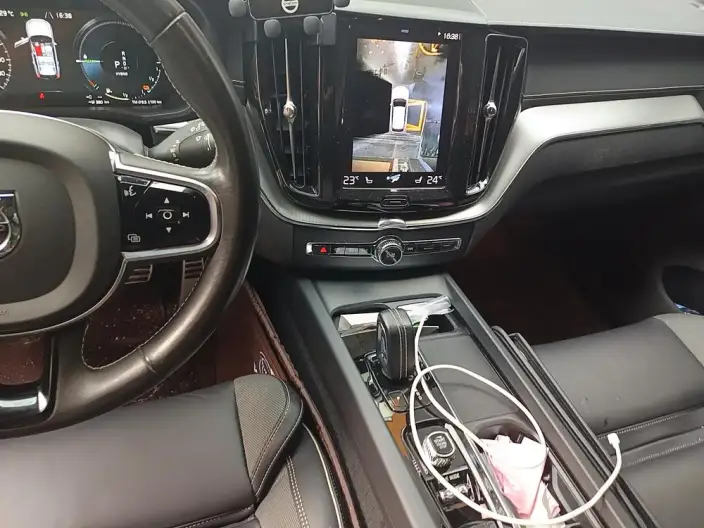 Volvo XC60 PHEV 2021 Model T8 E Drive Hybrid Smart Range Sports Edition – фото 8