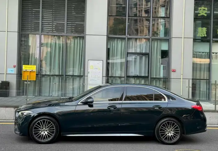 Mercedes-Benz C-Class 2023 Model C 260 L Sports Edition – фото 3