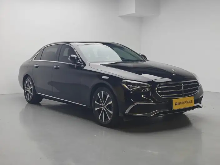 Mercedes-Benz E-Class PHEV 2022 Model E 350 e L sedan – фото 3