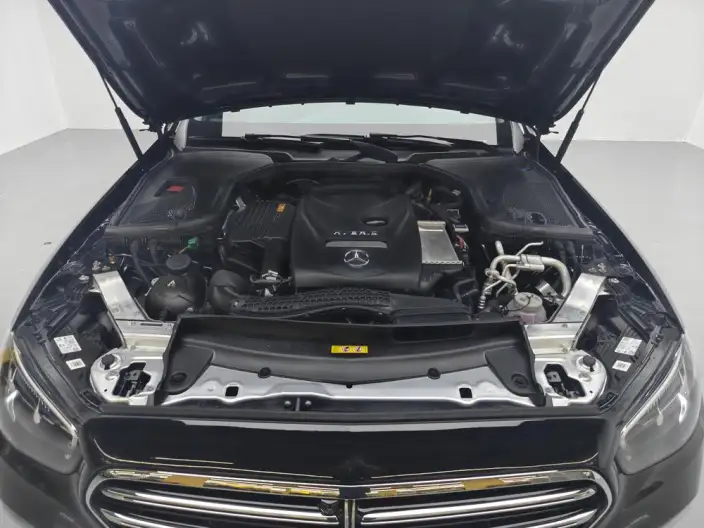 Mercedes-Benz E-Class PHEV 2022 Model E 350 e L sedan – фото 10