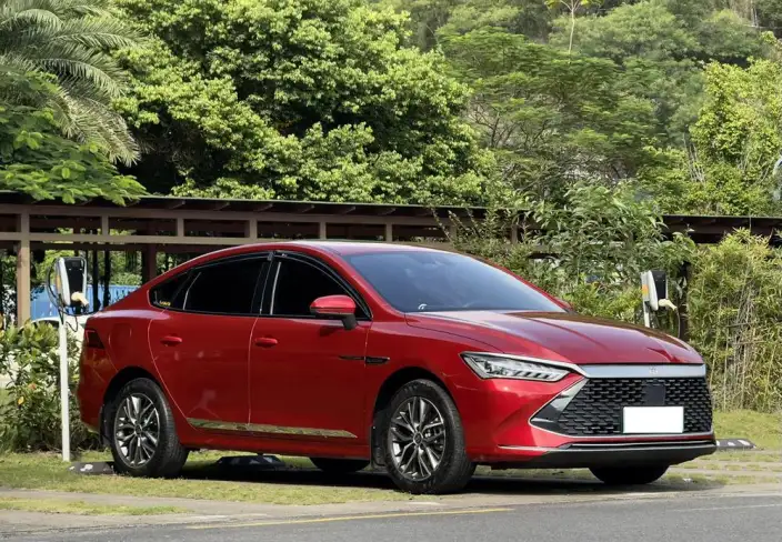BYD Qin PLUS DM 2021 Model DM-i 120KM Flagship Model – фото 3