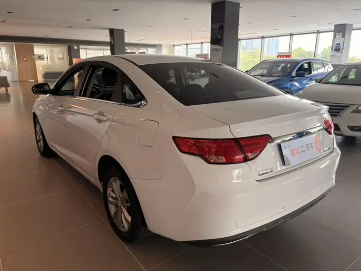 Geely Emgrand GL 2020 Model 1.4T CVT Luxury Model – фото 4
