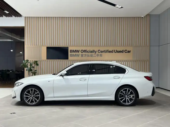 BMW 3 Series 2023 Model 325Li M Sports Set – фото 3