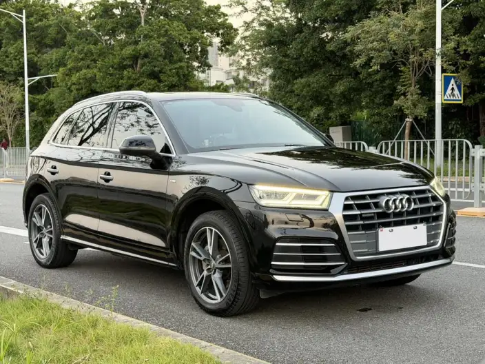 Audi Q5L 2020 Model Facelift 40 TFSI Rong Xiang Fashion Model – фото 3