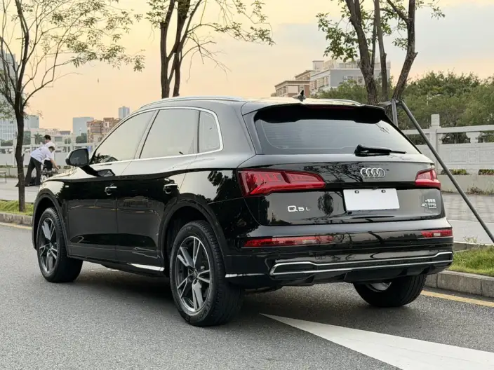 Audi Q5L 2020 Model Facelift 40 TFSI Rong Xiang Fashion Model – фото 5