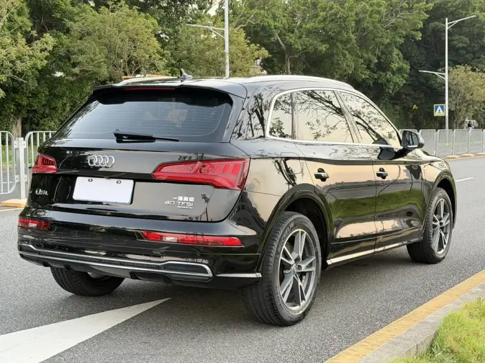 Audi Q5L 2020 Model Facelift 40 TFSI Rong Xiang Fashion Model – фото 7