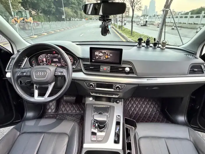 Audi Q5L 2020 Model Facelift 40 TFSI Rong Xiang Fashion Model – фото 10