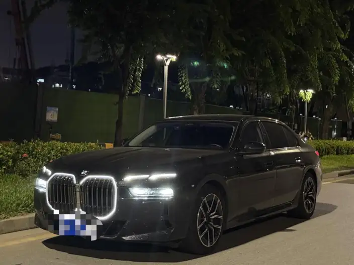 BMW 7 Series 2023 Model 735Li M Sports Set – фото 1
