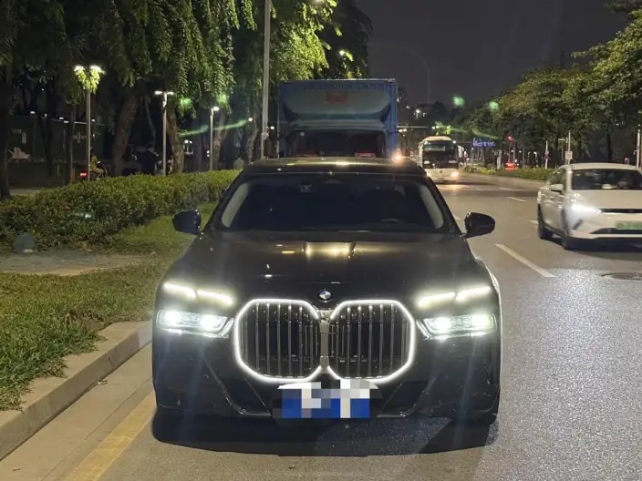 BMW 7 Series 2023 Model 735Li M Sports Set – фото 2