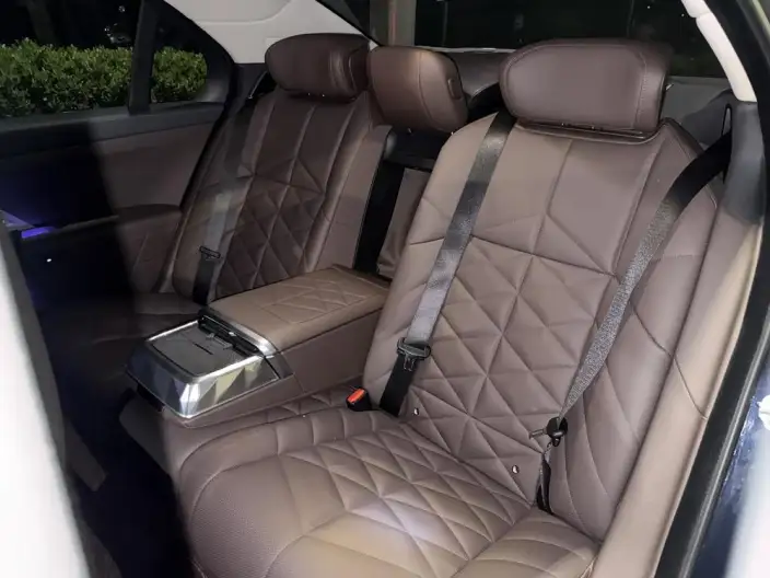 BMW 7 Series 2023 Model 735Li M Sports Set – фото 10