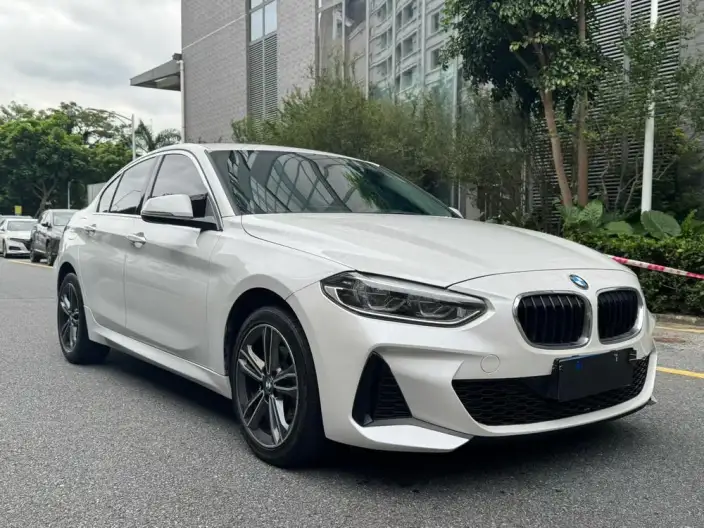 BMW 1 Series 2023 Model 120i M Sports Edition – фото 3