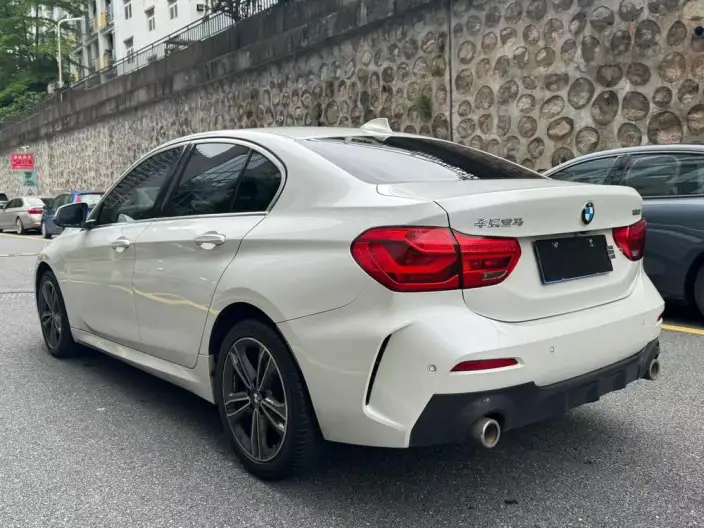 BMW 1 Series 2023 Model 120i M Sports Edition – фото 4