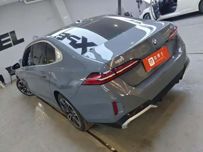 BMW 5 Series 2024 Model 525Li M Sports Set – фото 3