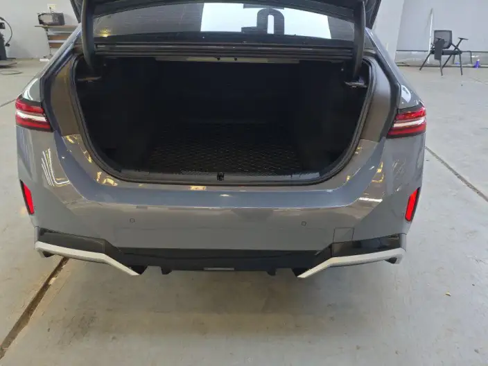 BMW 5 Series 2024 Model 525Li M Sports Set – фото 9