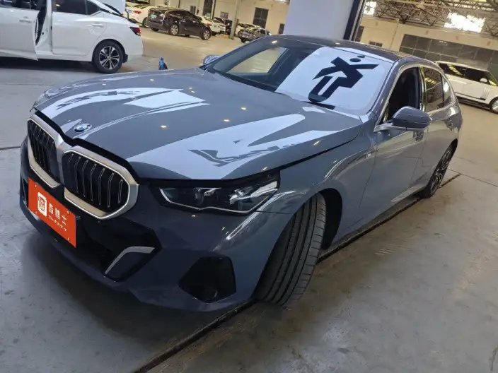 BMW 5 Series 2024 Model 525Li M Sports Set – фото 10