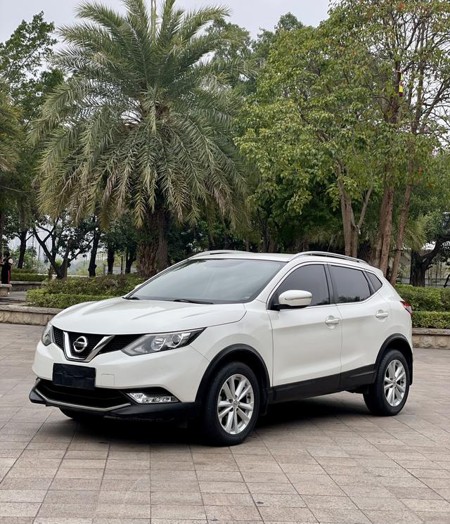 Nissan Qashqai 2016 2.0L CVT Elite – фото 1