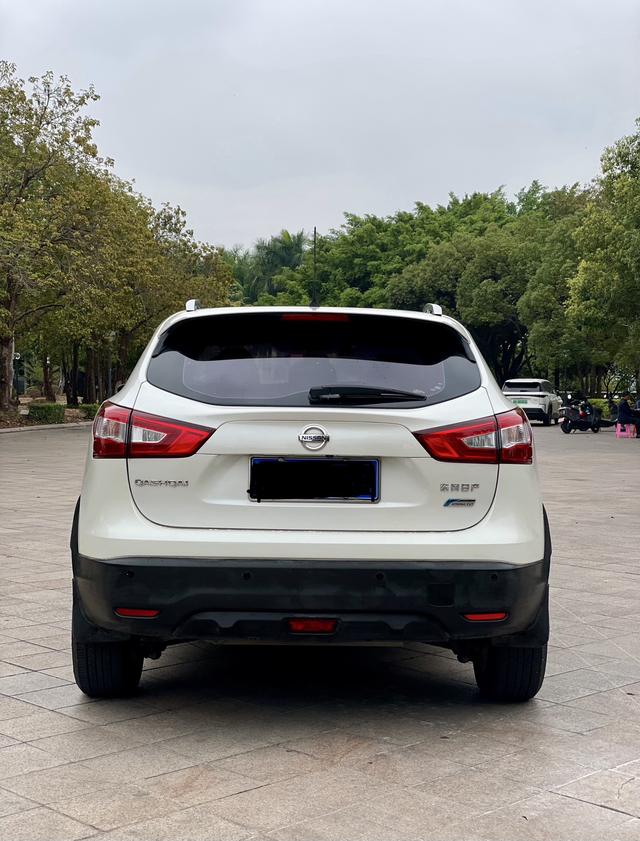 Nissan Qashqai 2016 2.0L CVT Elite – фото 8