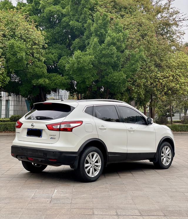 Nissan Qashqai 2016 2.0L CVT Elite – фото 9