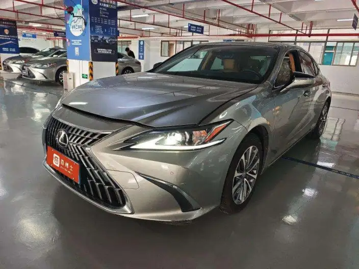Lexus ES 2021 Model 200 Superior Edition – фото 1