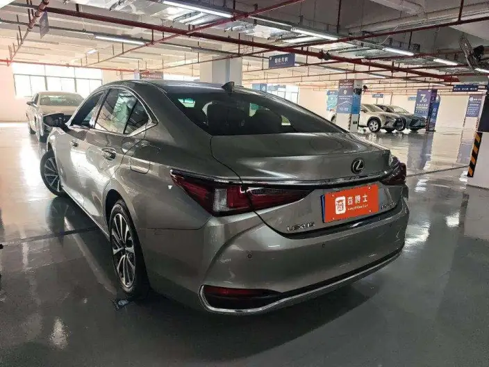 Lexus ES 2021 Model 200 Superior Edition – фото 3