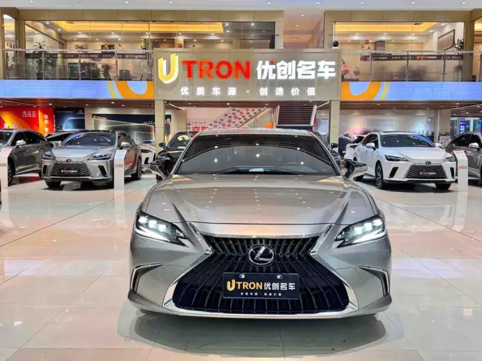 Lexus ES 2022 Model 300h Premium – фото 2