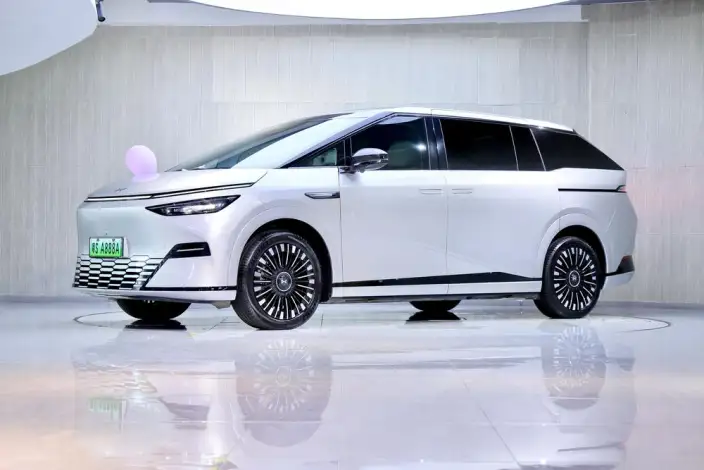 XPeng X9 2025 Model EV 740 Ultra-long Endurance Max