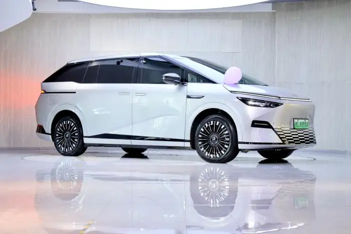 XPeng X9 2025 Model EV 740 Ultra-long Endurance Max