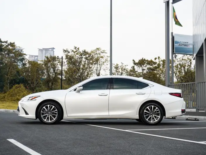 Lexus ES 2024 Model 200 Premium – фото 3