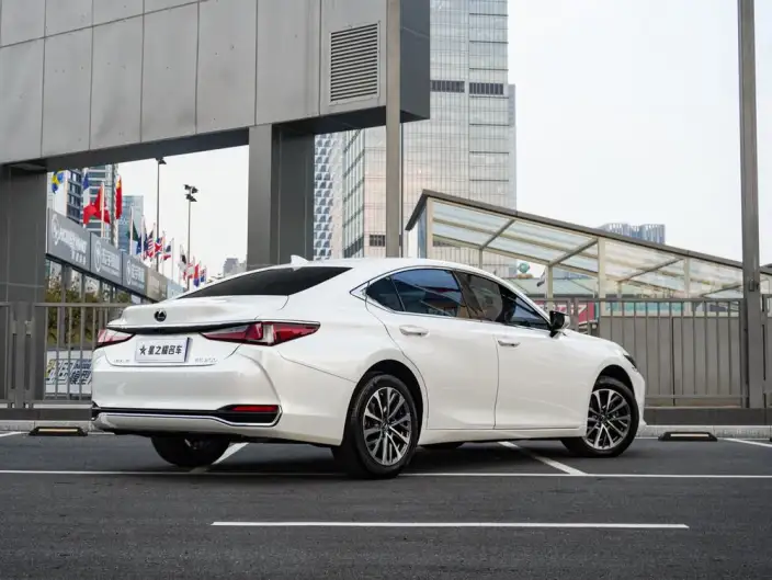Lexus ES 2024 Model 200 Premium – фото 5