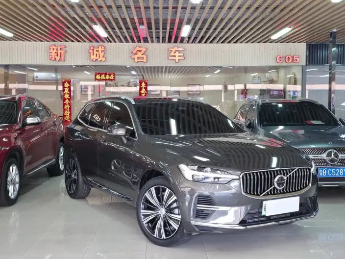Volvo XC60 PHEV 2022 Model T8 4WD Smart Elegance Deluxe Edition – фото 3