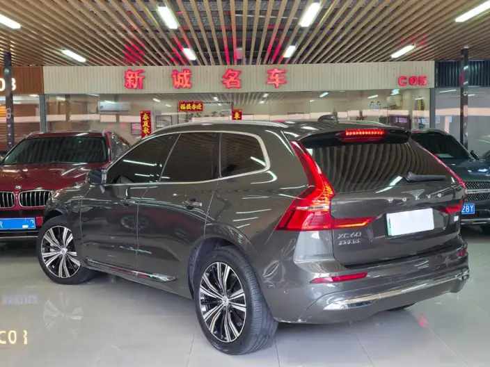 Volvo XC60 PHEV 2022 Model T8 4WD Smart Elegance Deluxe Edition – фото 4