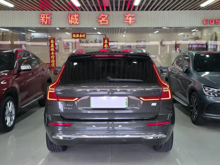 Volvo XC60 PHEV 2022 Model T8 4WD Smart Elegance Deluxe Edition – фото 5
