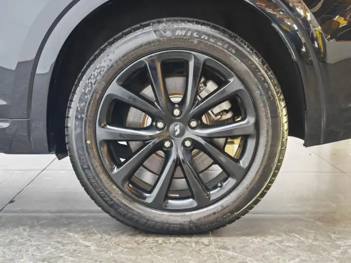 Li Auto ONE 2021 Model Extended Range 6 seat Edition – фото 9